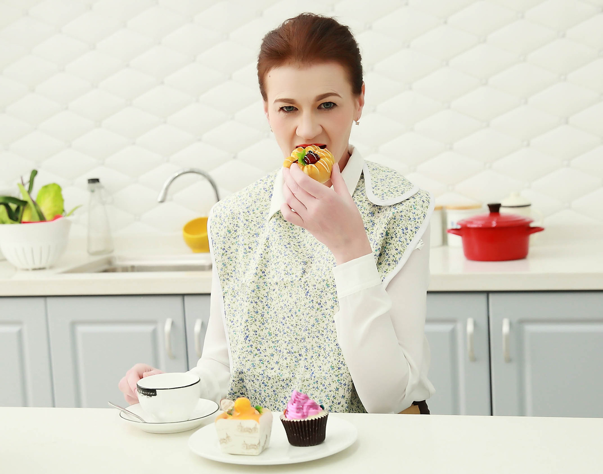 MG-1500NB Mealtime Protector – Blue Floral - Image 4