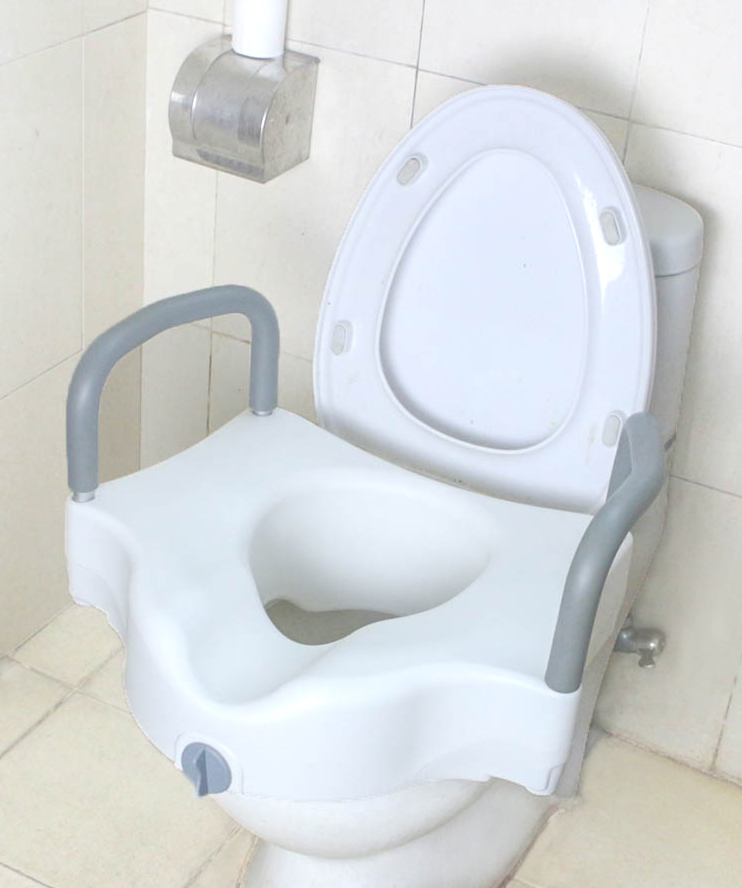 MU-3600 Raised Toilet Seat with Armrest - Image 3