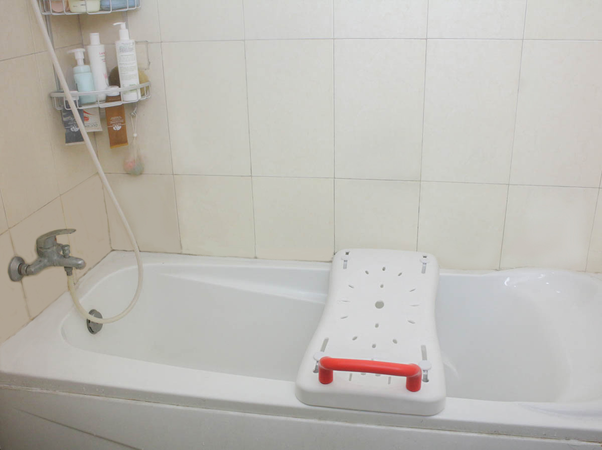 MU-5230 Portable Plastic Shower Bench - Image 2