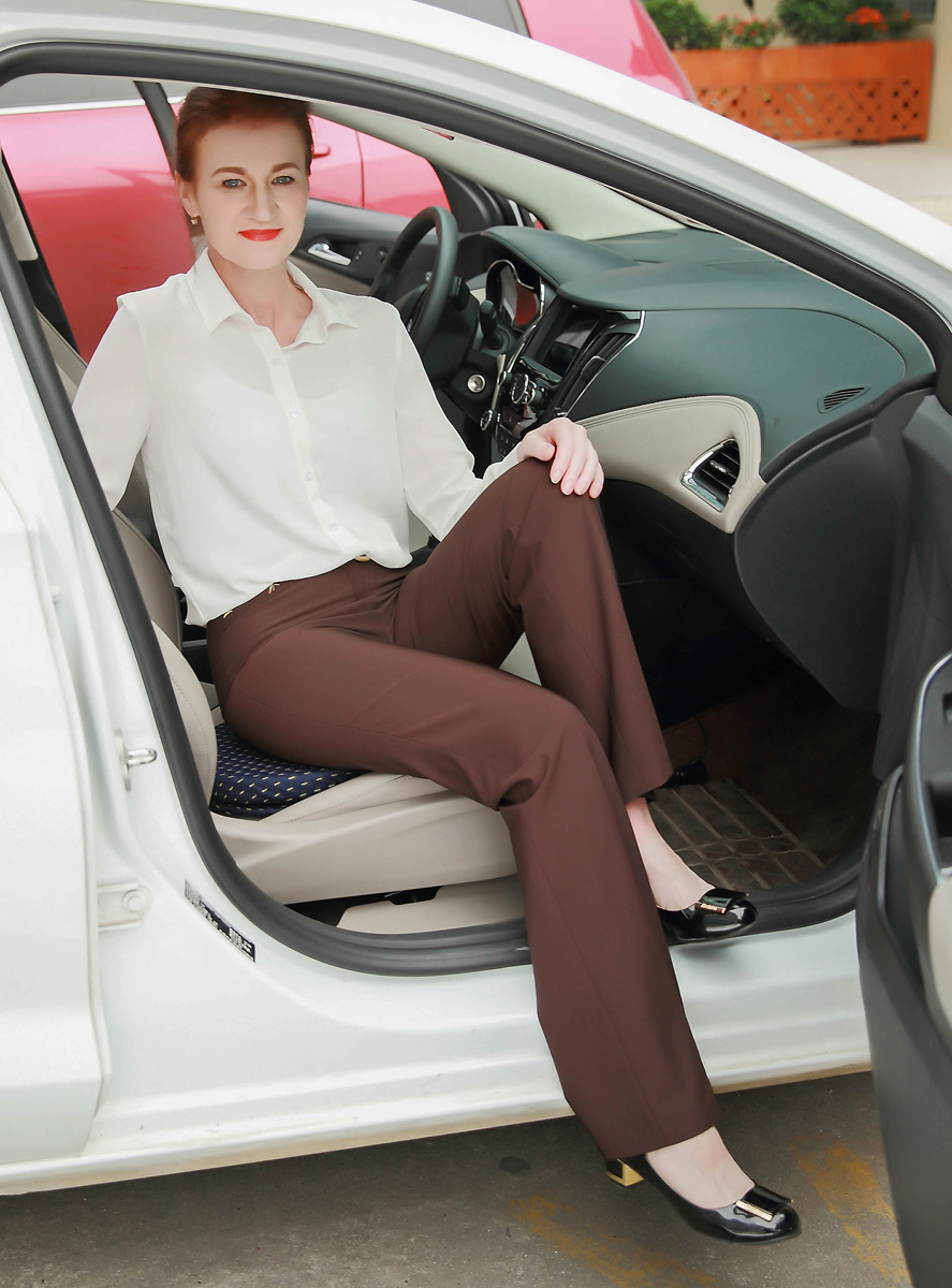 SS-2710W 360° Wooden Swivel Seat Cushion – Special Small Size for Cars - Image 4
