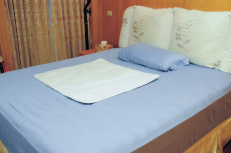 MC-1030M Reusable Incontinence Bed Pad with 4-Layer Design - M : 86 x 91 cm - Image 4